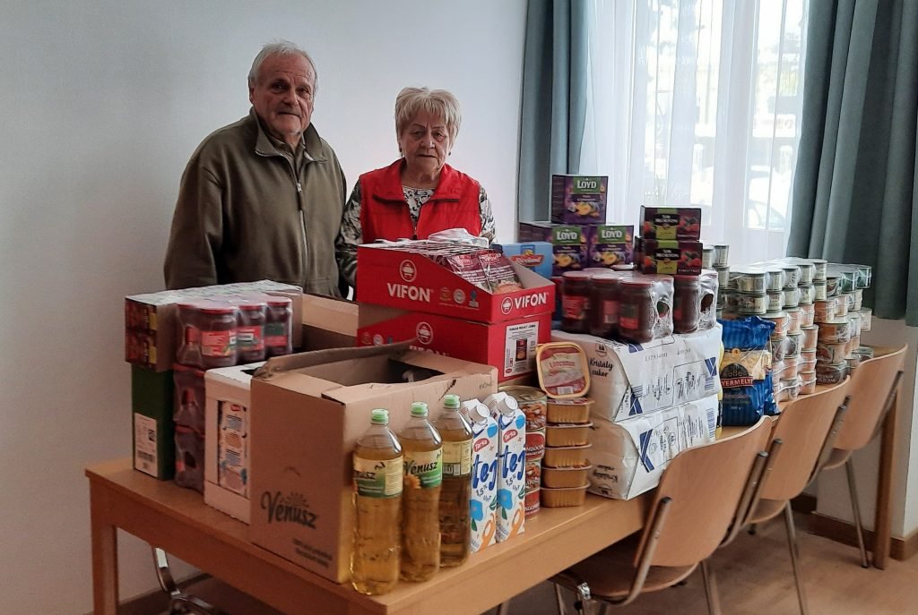 TARTÓS ÉLELMISZERREL SEGÍTETTEK A VÁROSVÉDŐK